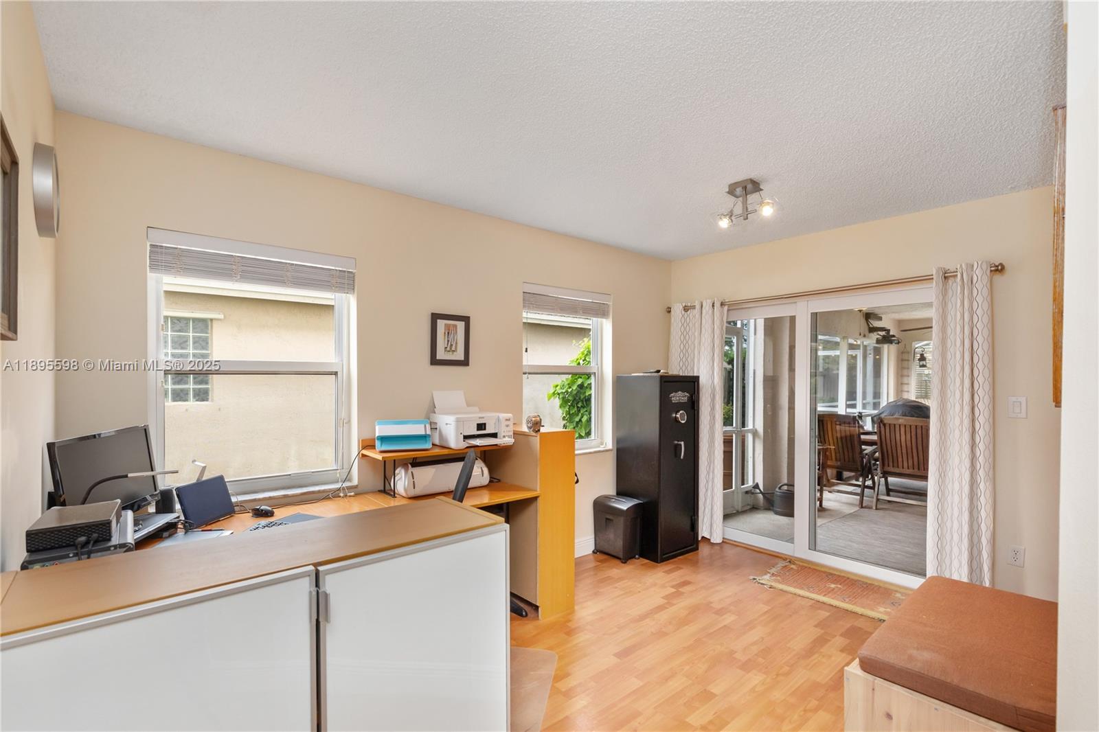PEMBROKE ISLES - Residential