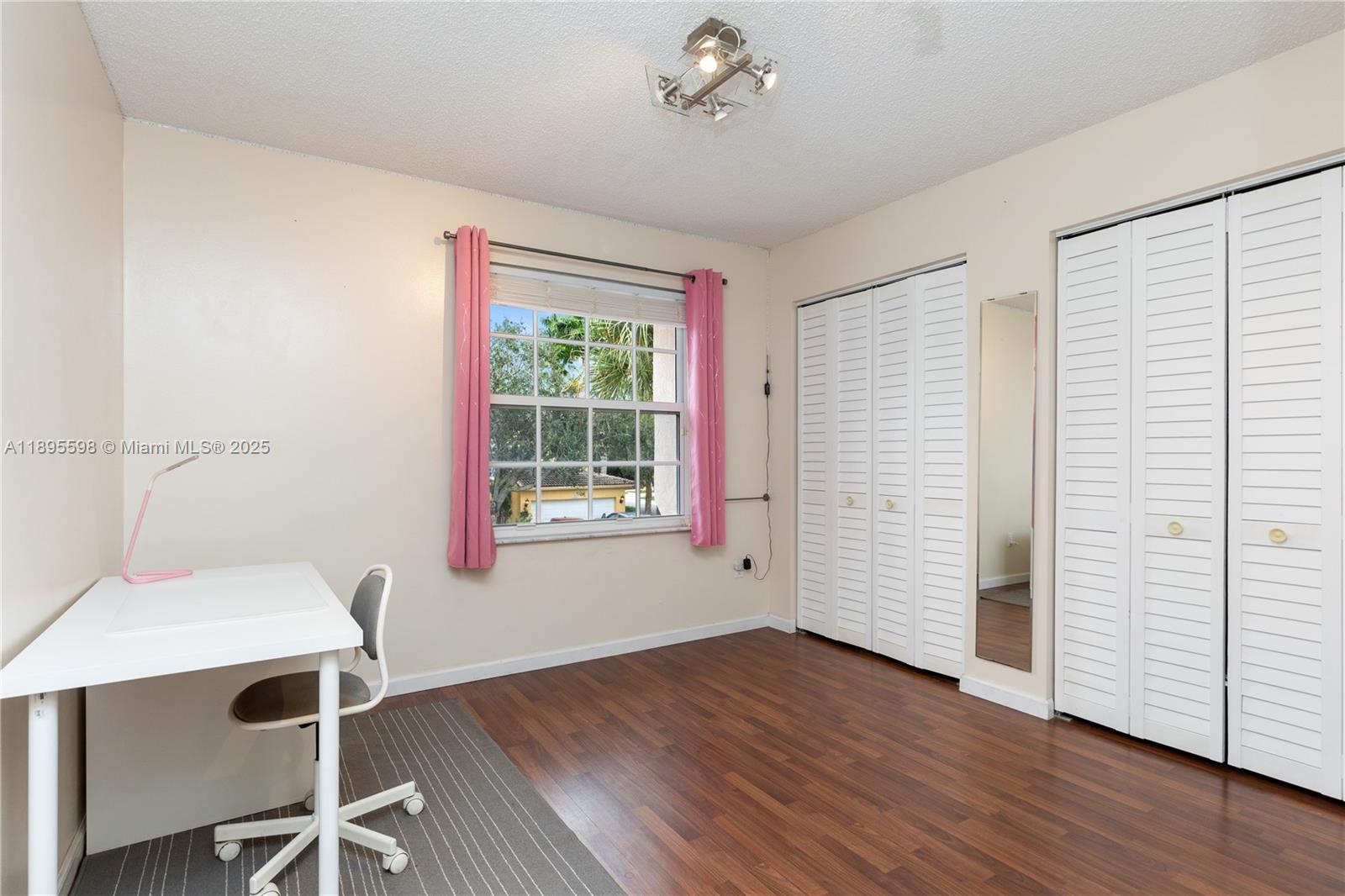 PEMBROKE ISLES - Residential