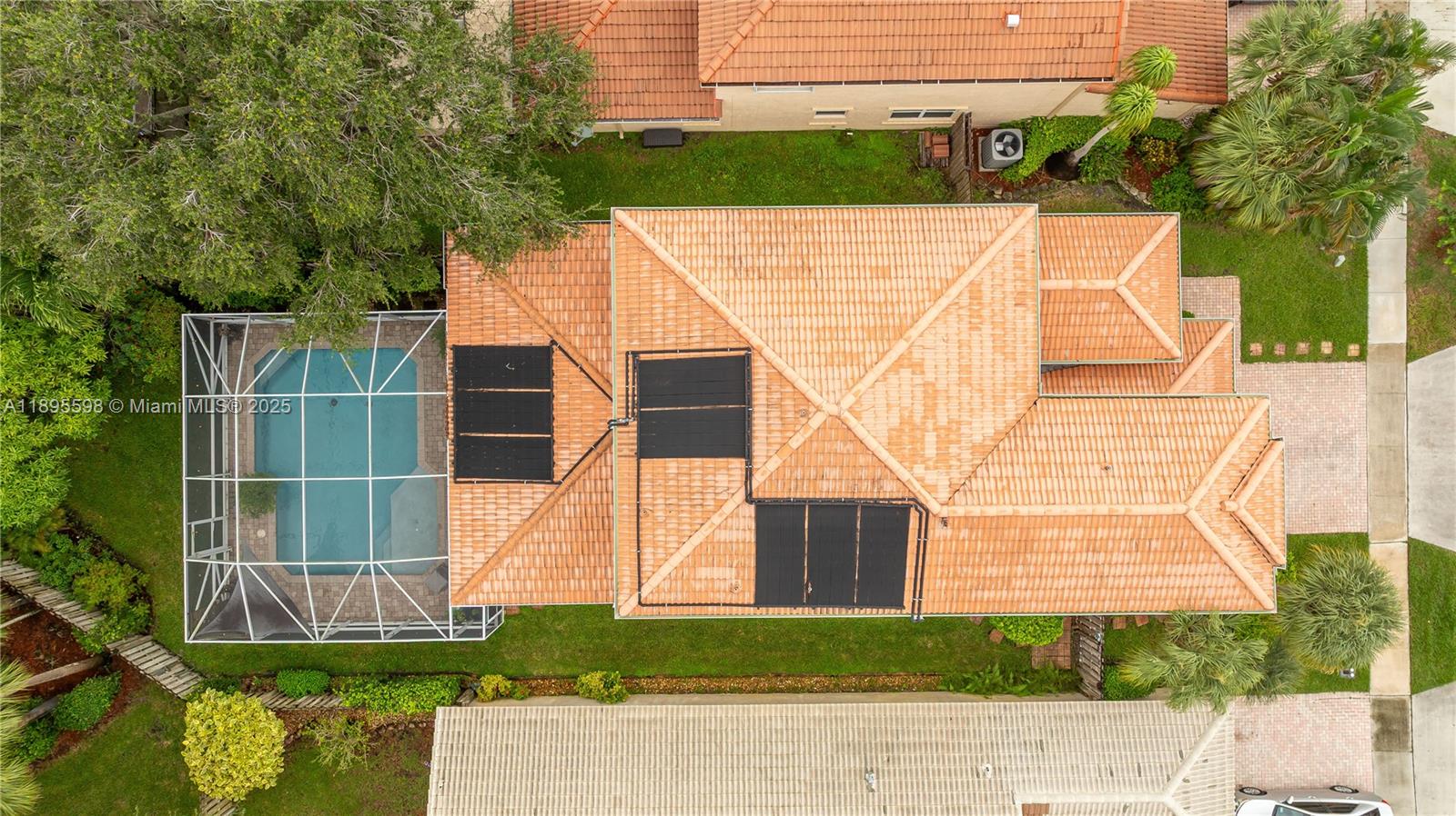 PEMBROKE ISLES - Residential