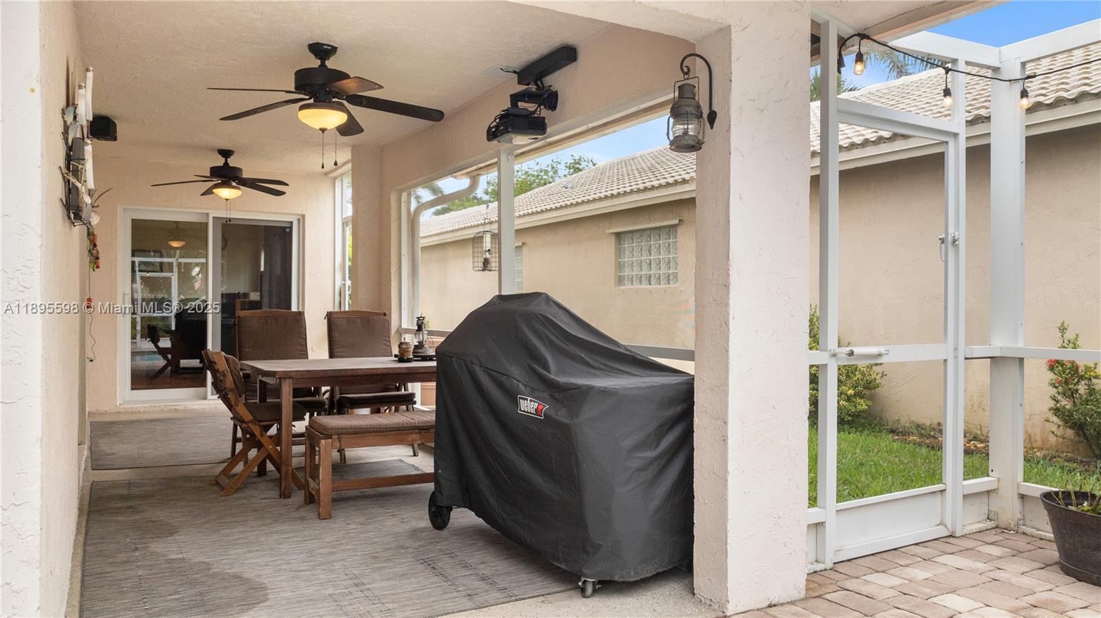 PEMBROKE ISLES - Residential