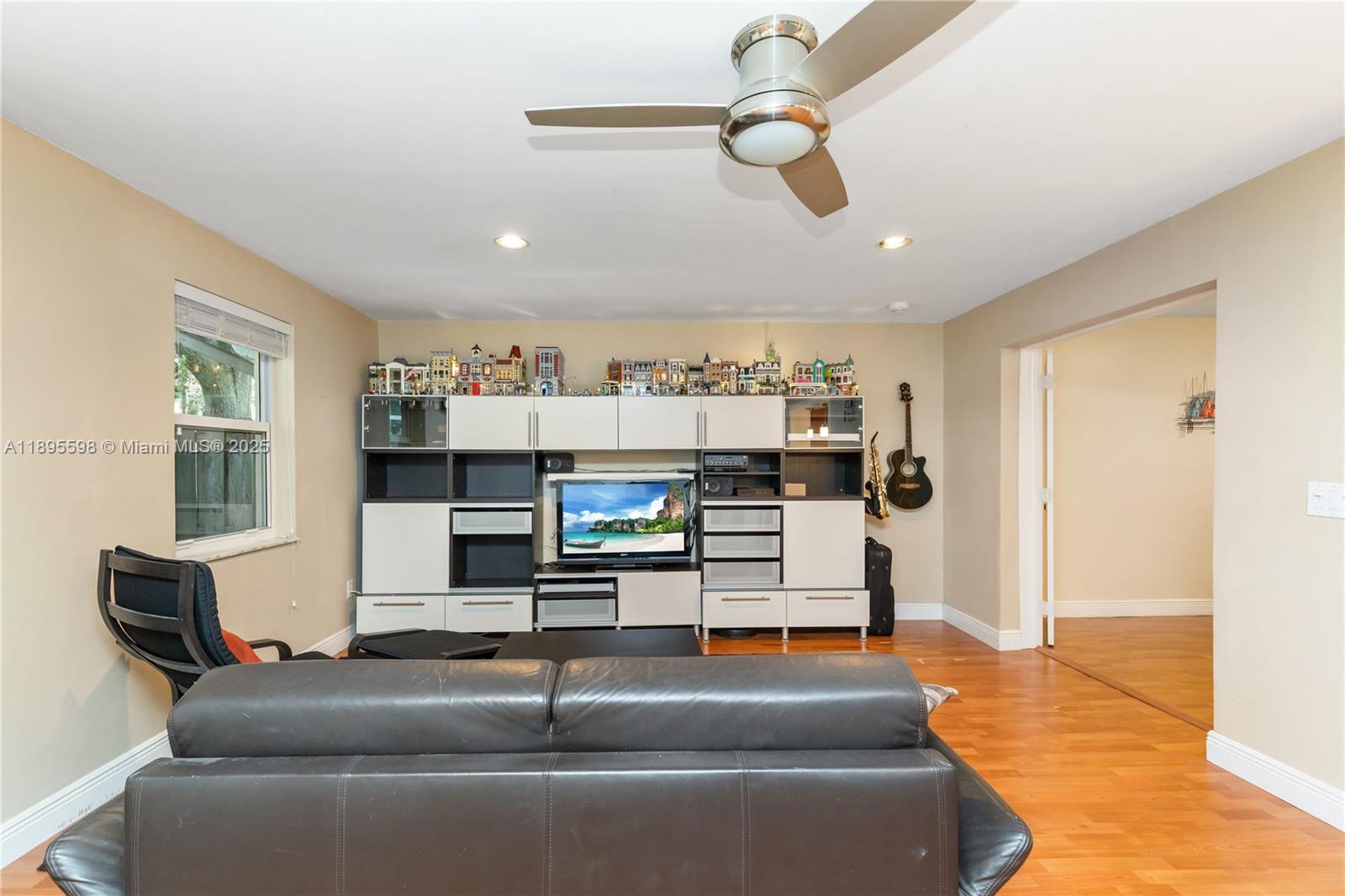 PEMBROKE ISLES - Residential