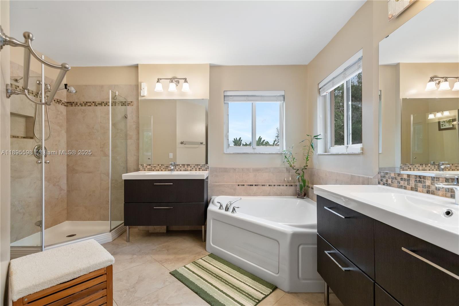 PEMBROKE ISLES - Residential