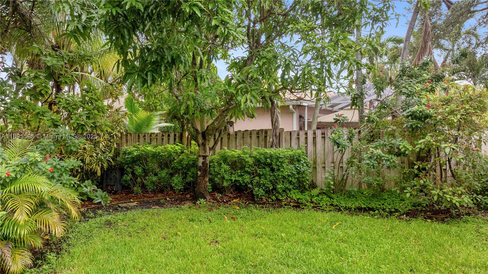 PEMBROKE ISLES - Residential