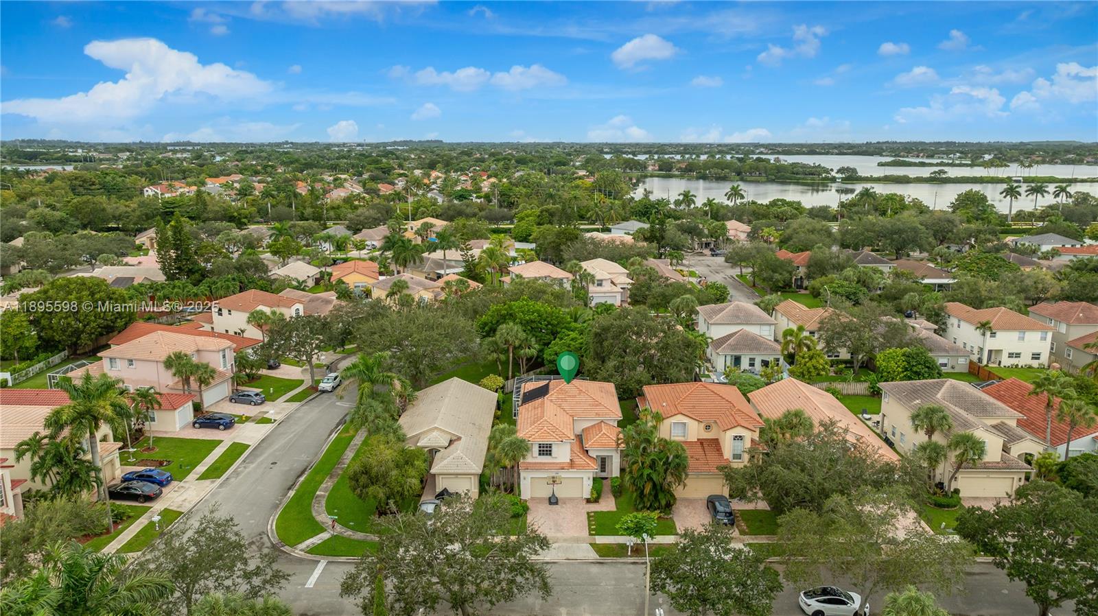 PEMBROKE ISLES - Residential