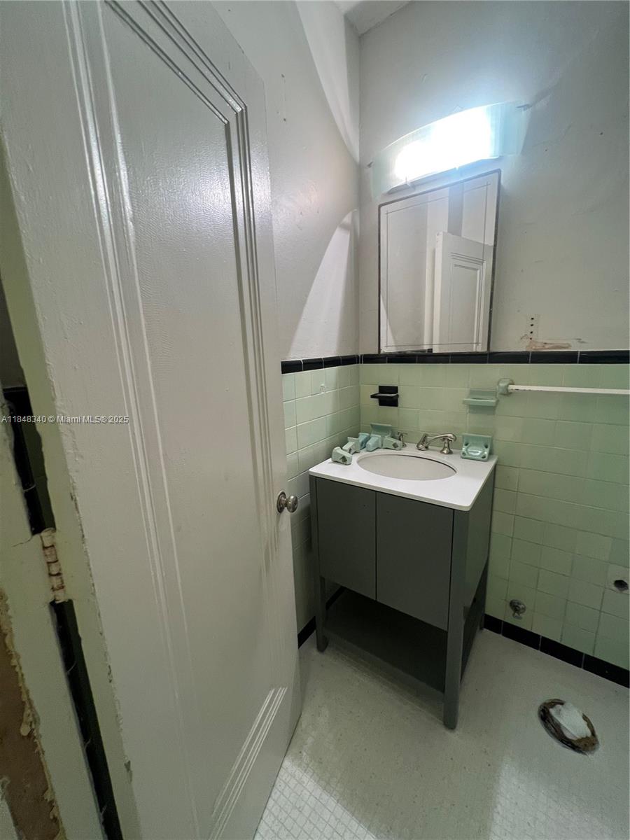 HELEN MAR CONDO - Residential