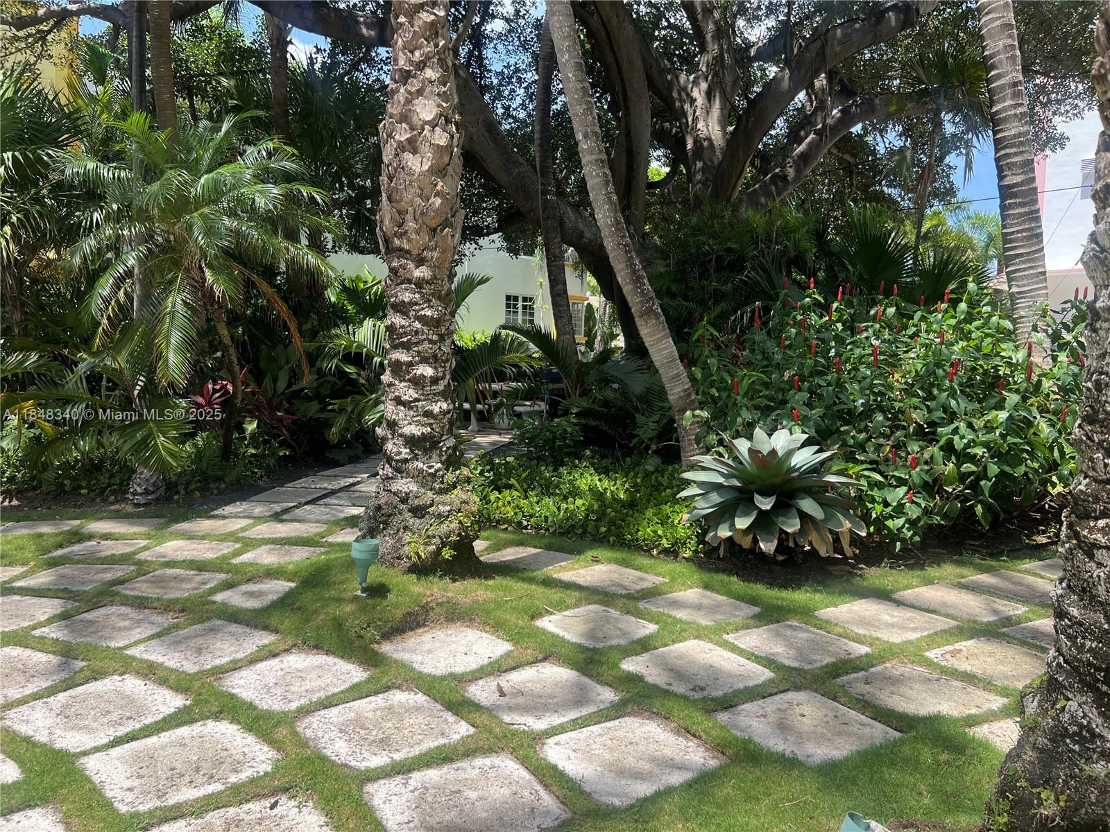 2421 Lake Pancoast Dr 4D