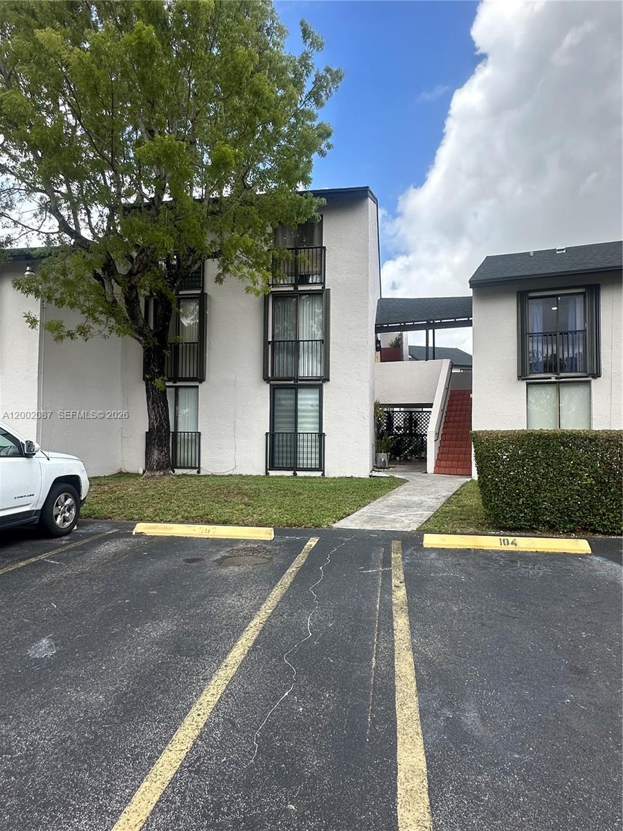 LYNBROOK COURT CONDO PH I - Residential Lease