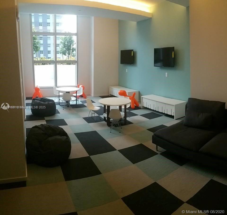 1100 MILLECENTO RESIDENCE - Residential