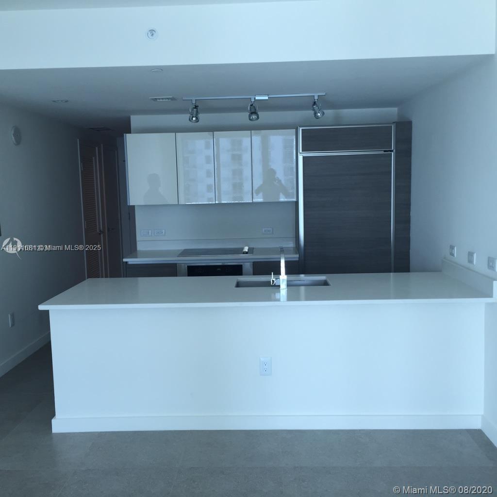 1100 MILLECENTO RESIDENCE - Residential