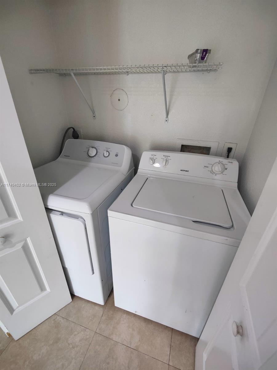 LAKE PLACE CONDO - Residential Lease