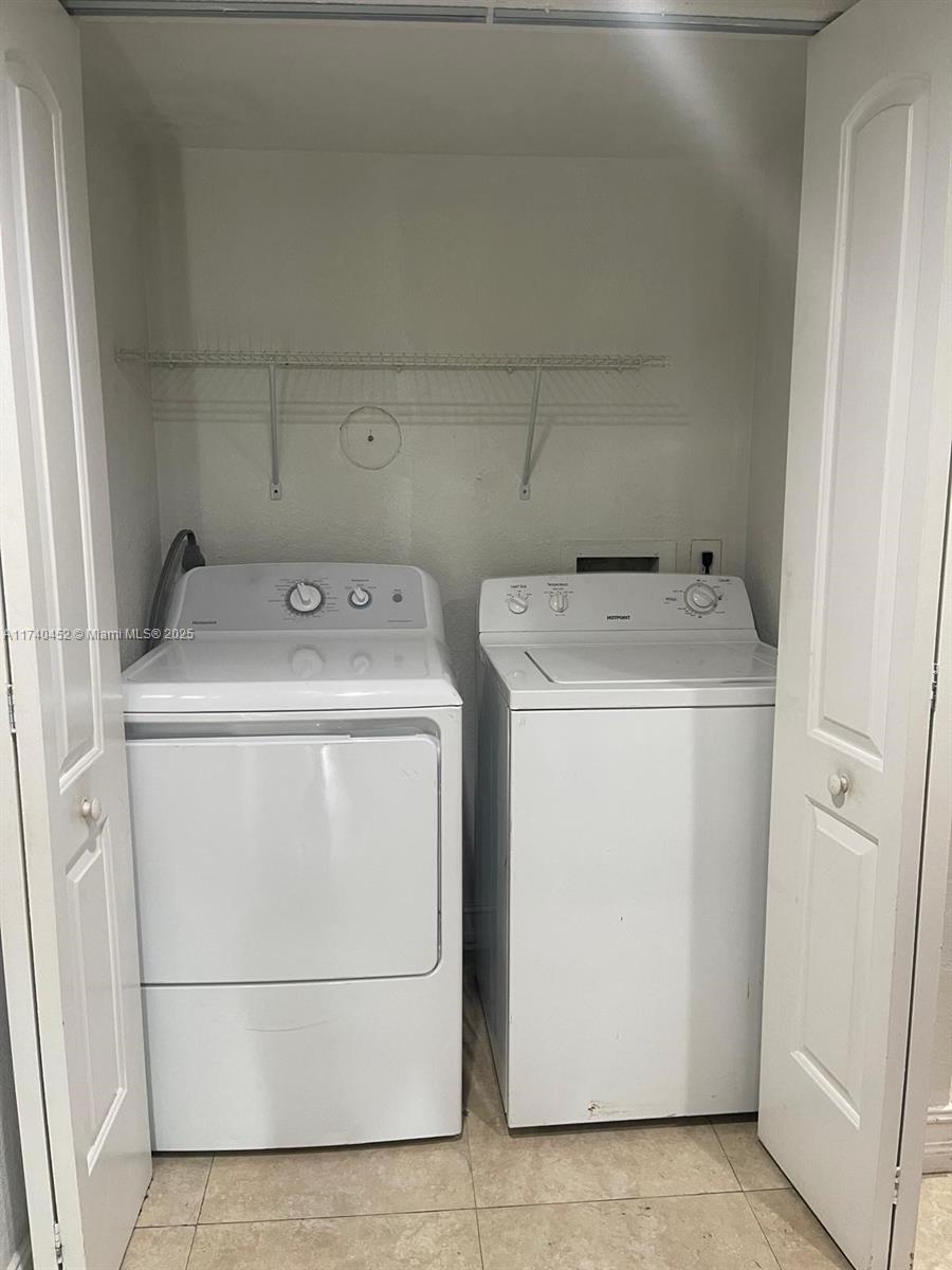 LAKE PLACE CONDO - Residential Lease