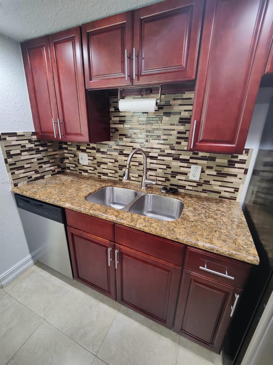 LAKE PLACE CONDO - Residential Lease
