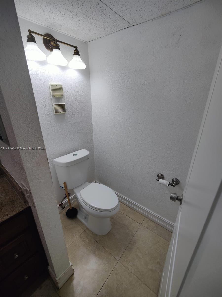LAKE PLACE CONDO - Residential Lease