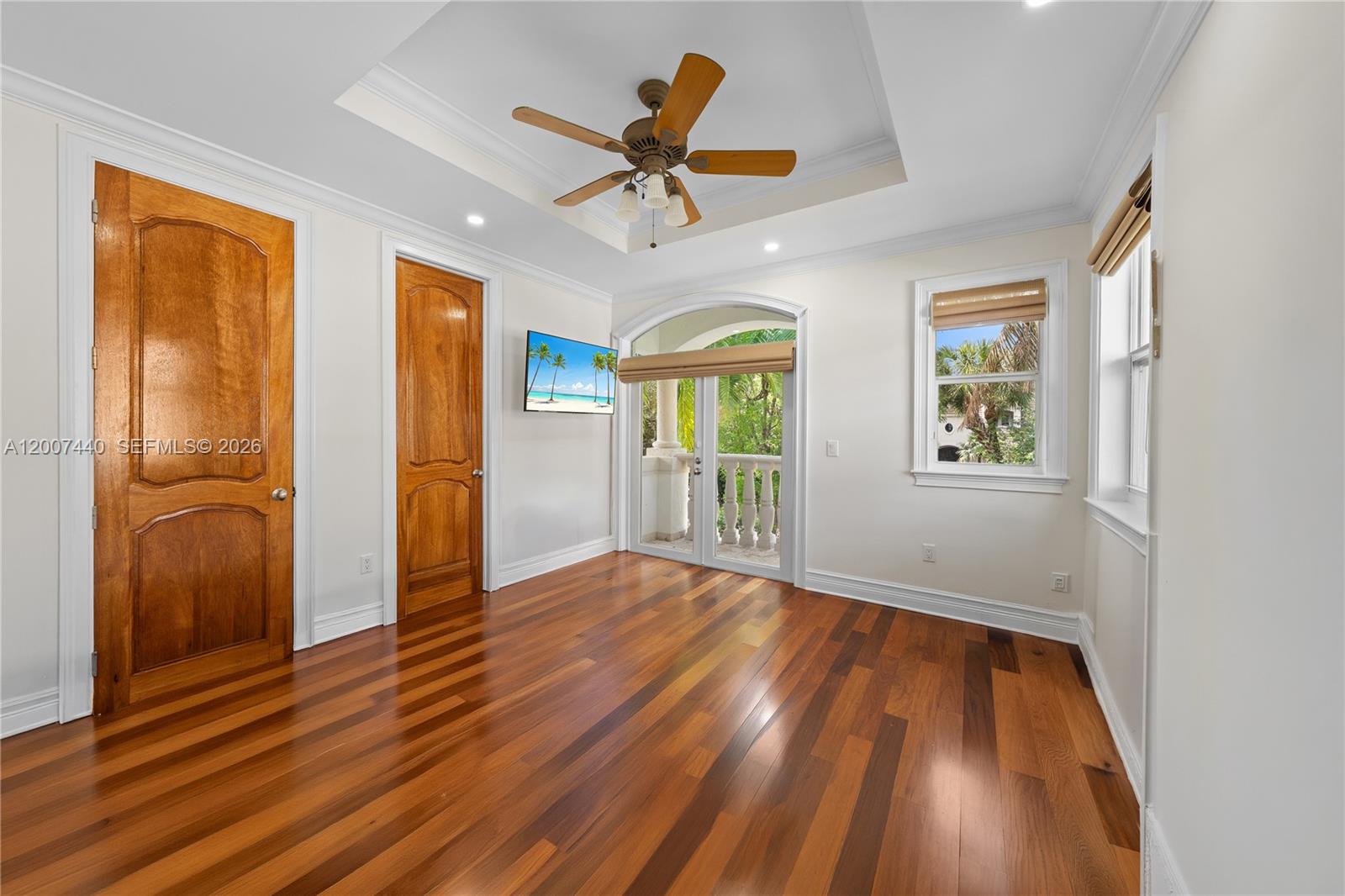 COCONUT GROVE MANOR - Residential