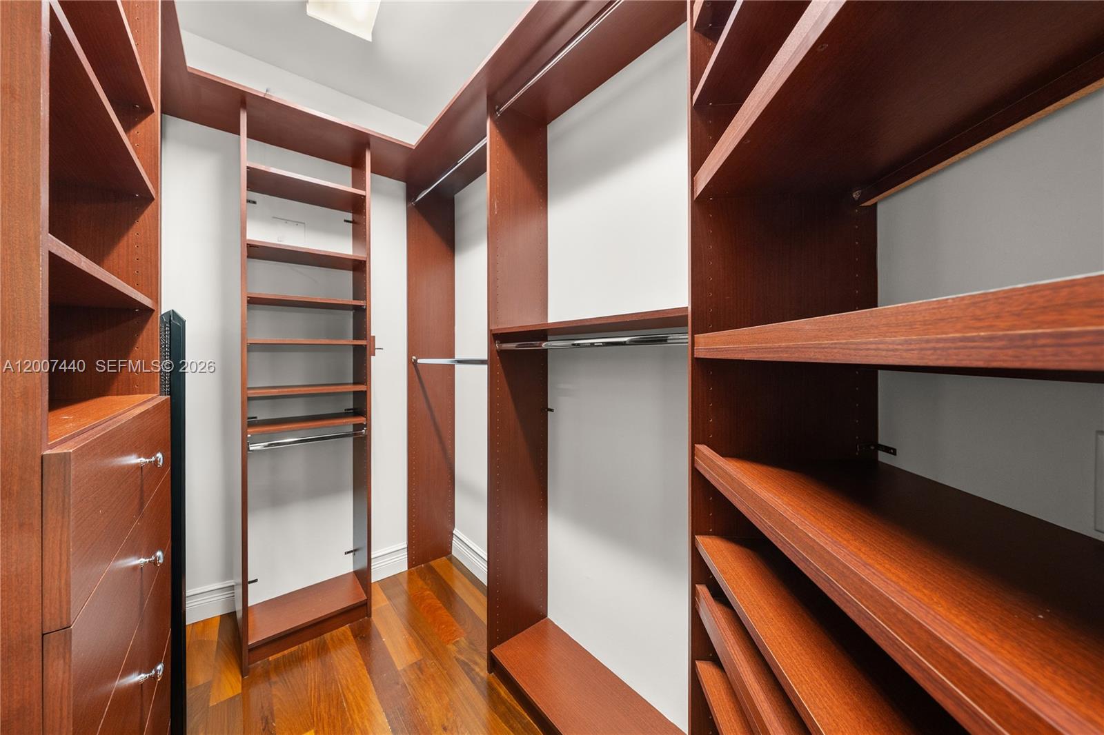 COCONUT GROVE MANOR - Residential