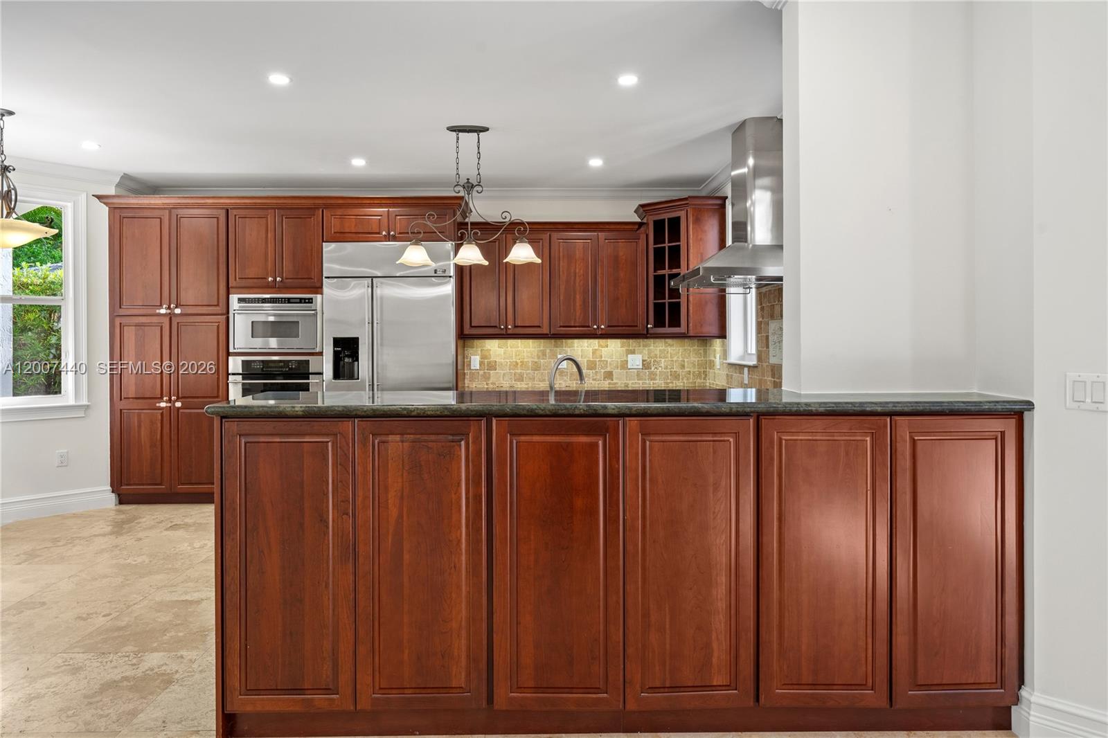 COCONUT GROVE MANOR - Residential