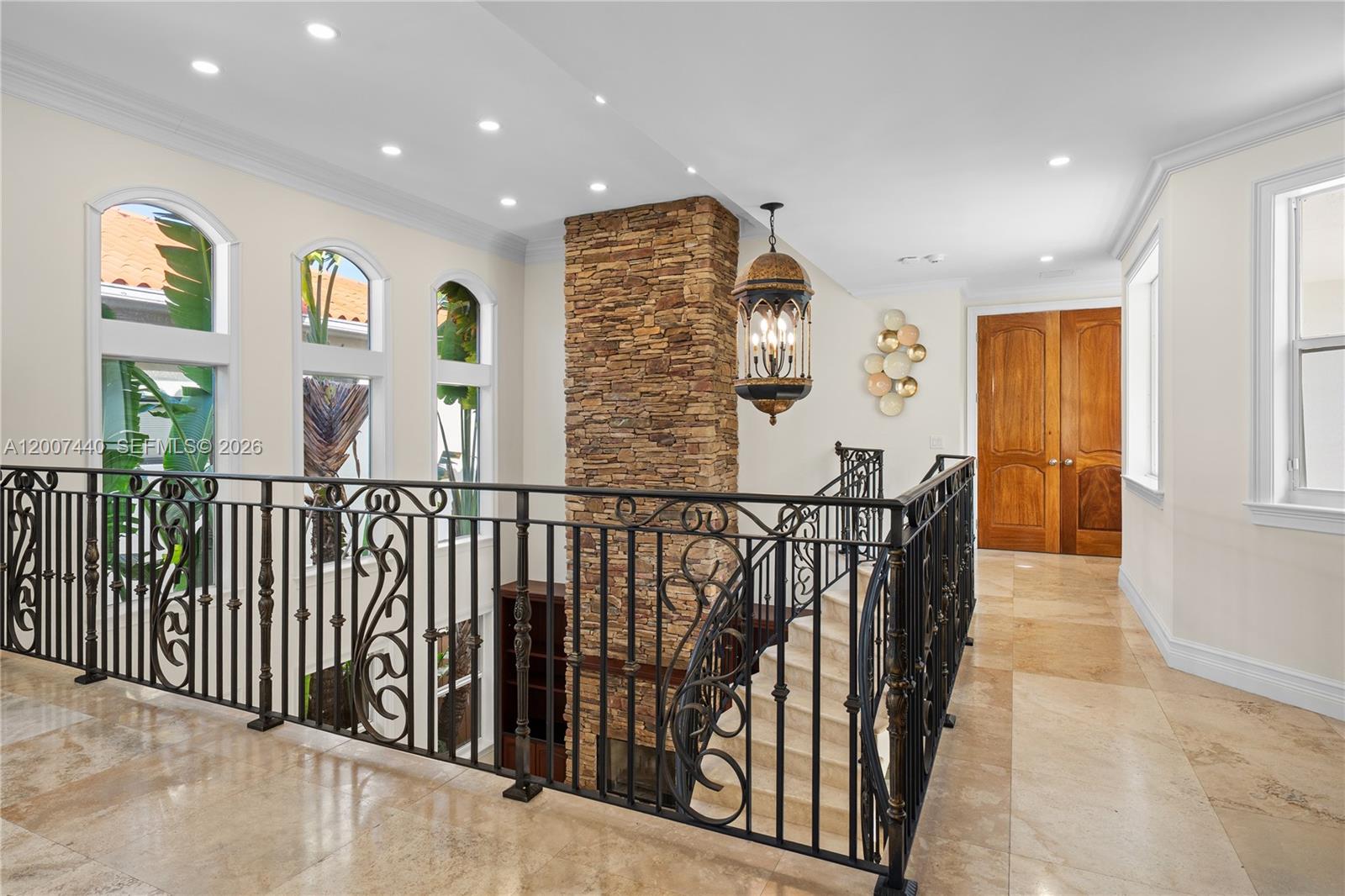 COCONUT GROVE MANOR - Residential