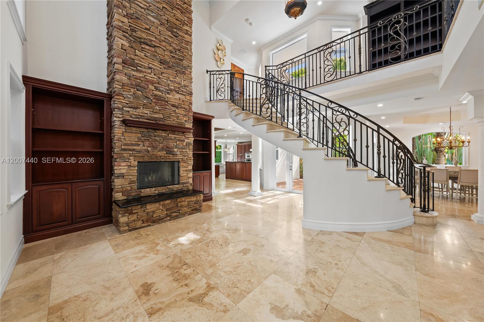 COCONUT GROVE MANOR - Residential