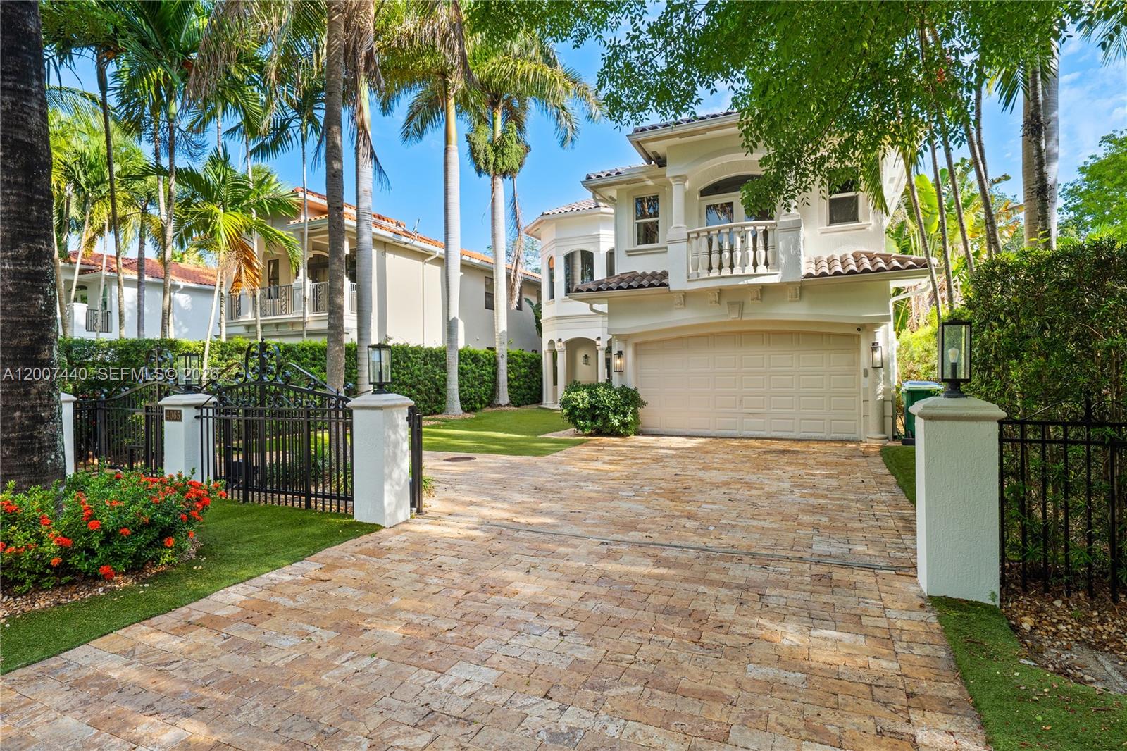 COCONUT GROVE MANOR - Residential