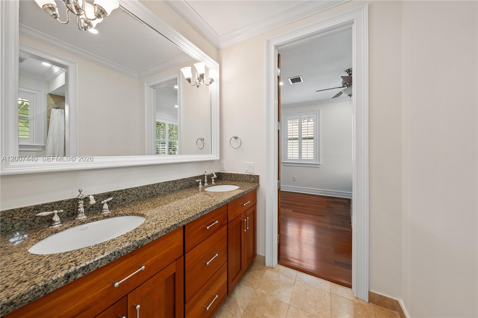 COCONUT GROVE MANOR - Residential