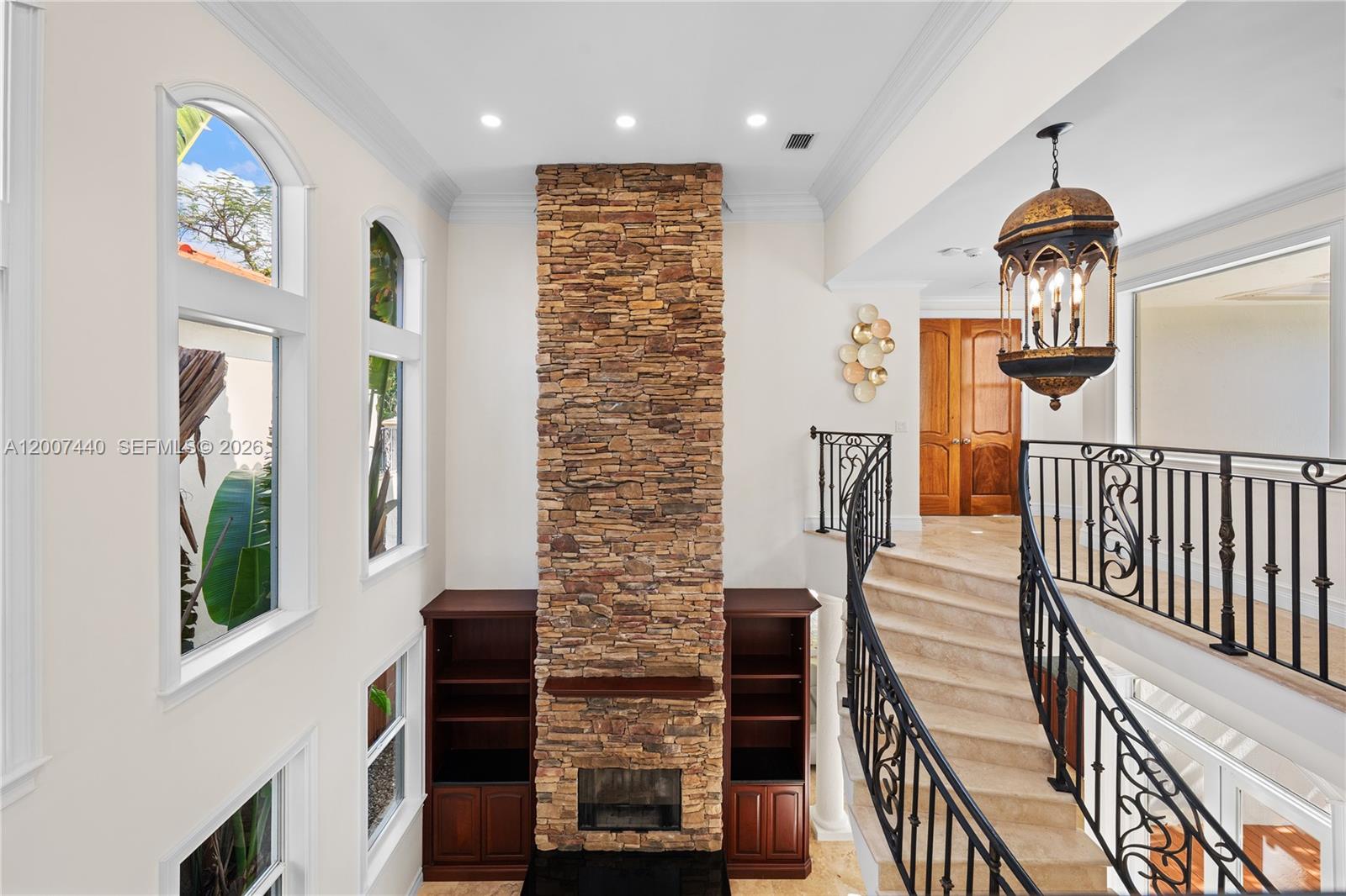 COCONUT GROVE MANOR - Residential