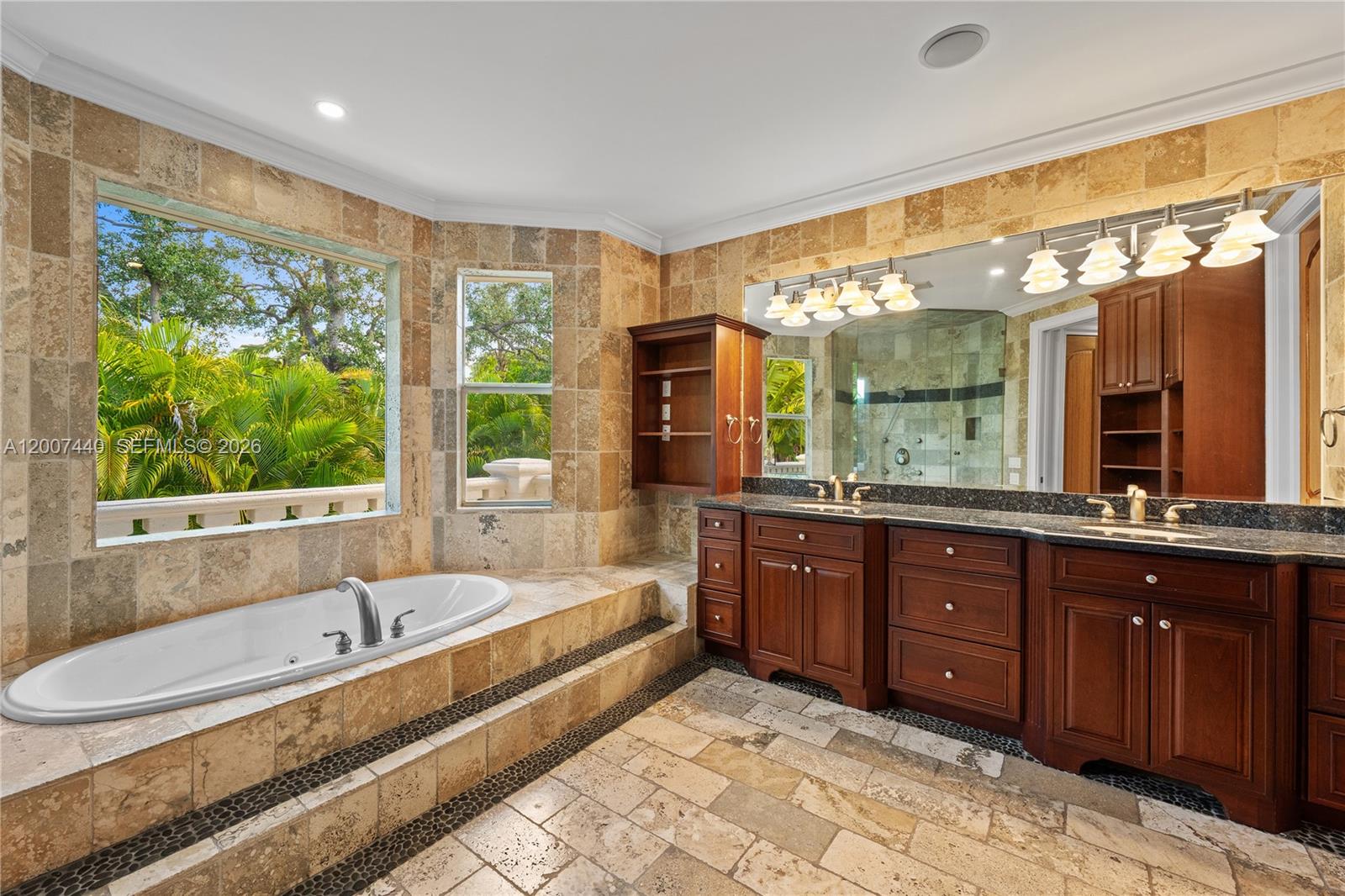 COCONUT GROVE MANOR - Residential