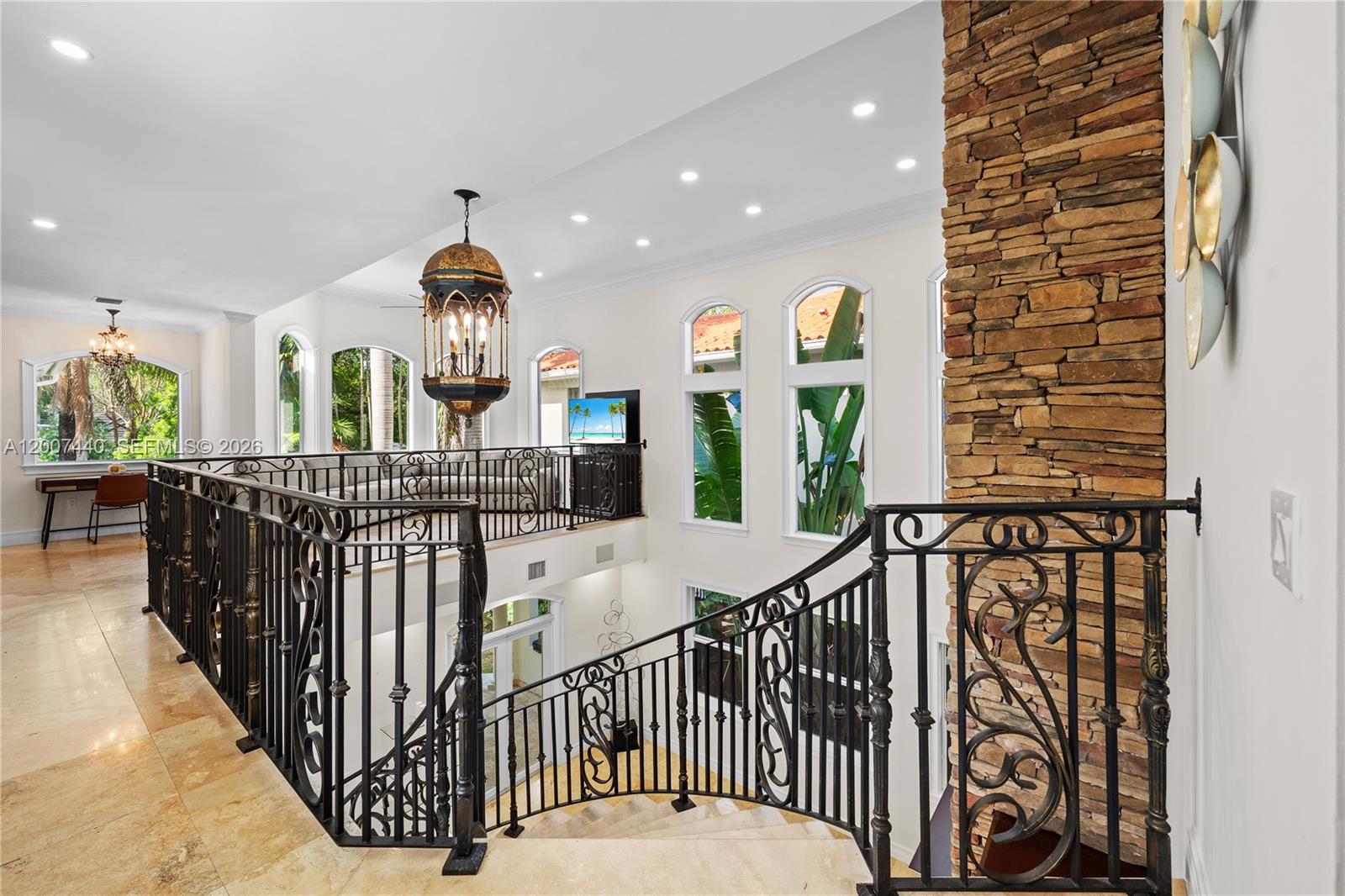 COCONUT GROVE MANOR - Residential