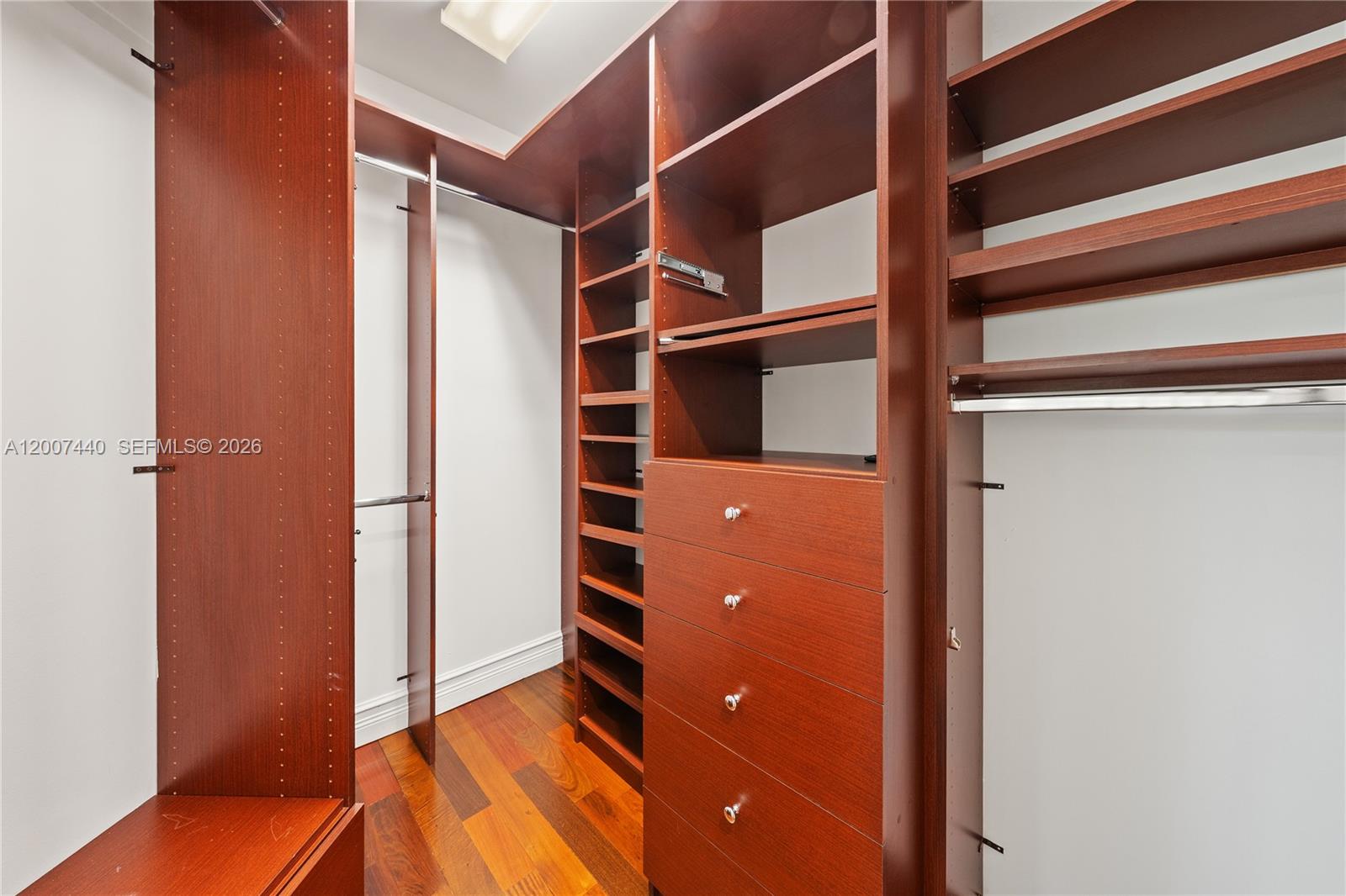 COCONUT GROVE MANOR - Residential