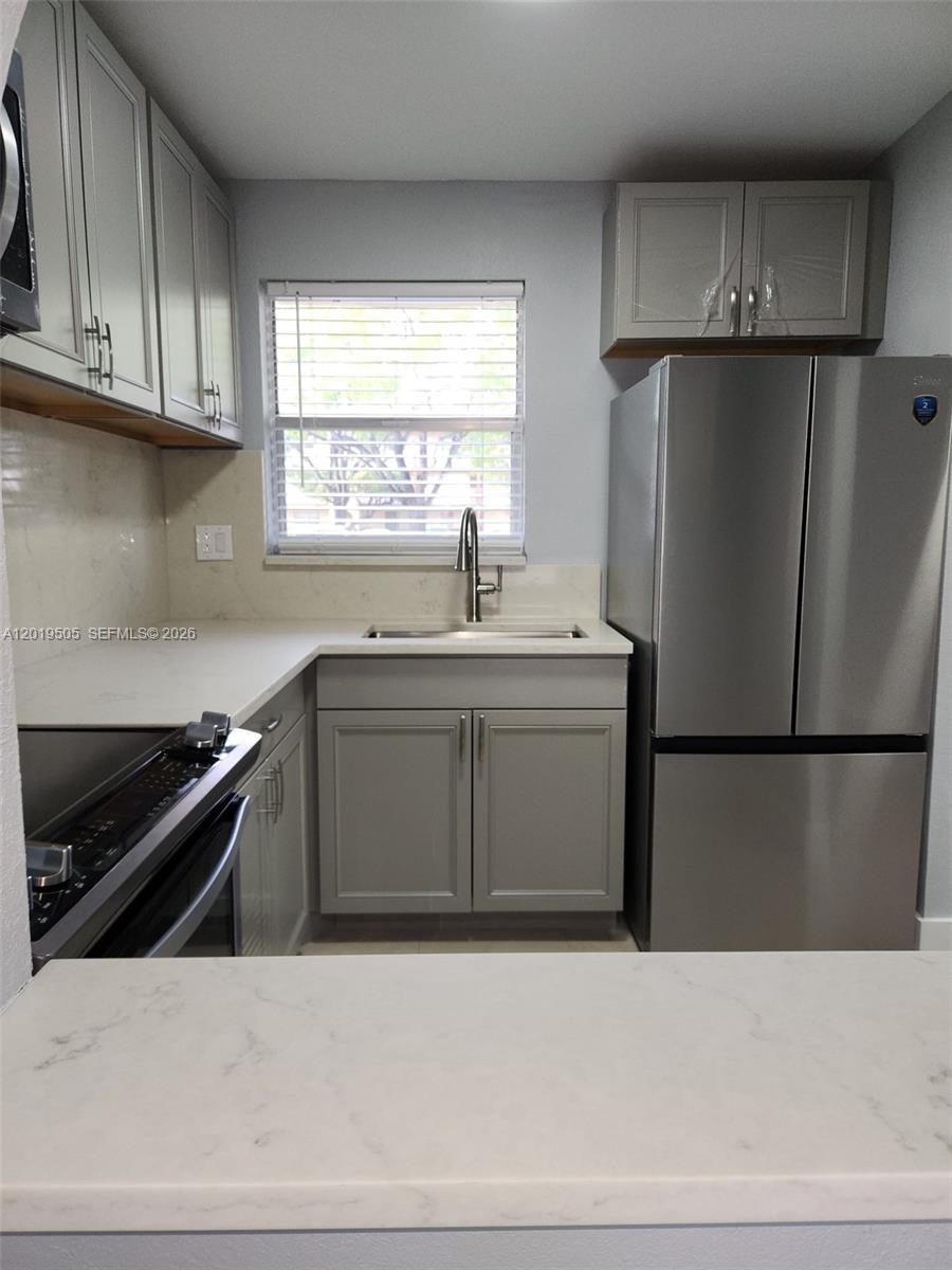 2811 N Pine Island Rd 107