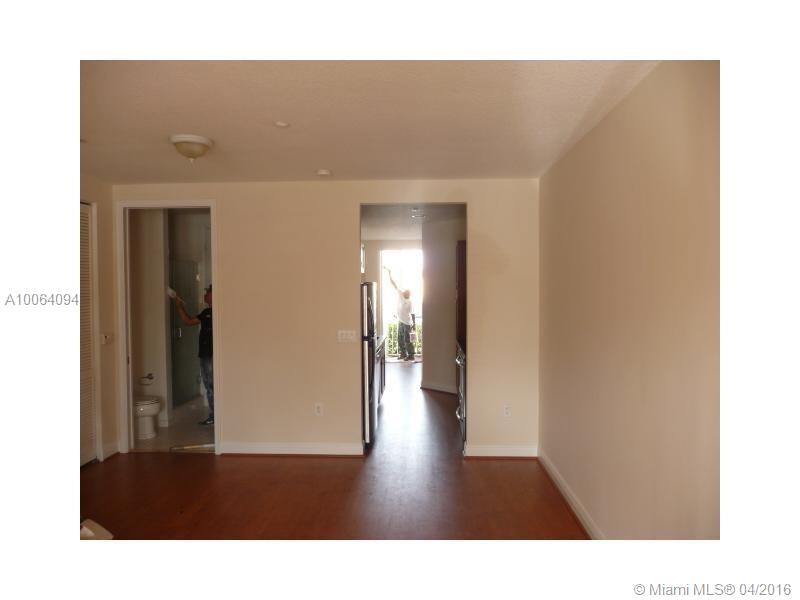 THE VILLAGE AT SAILBOAT B - Residential Lease