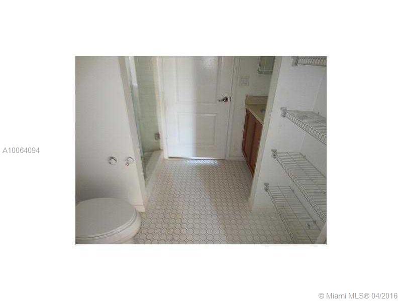 THE VILLAGE AT SAILBOAT B - Residential Lease