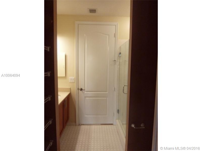 THE VILLAGE AT SAILBOAT B - Residential Lease