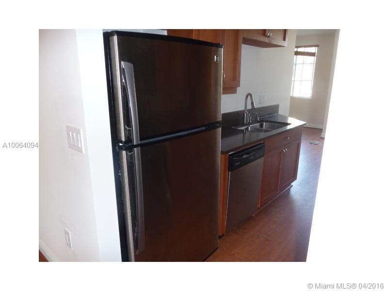 THE VILLAGE AT SAILBOAT B - Residential Lease