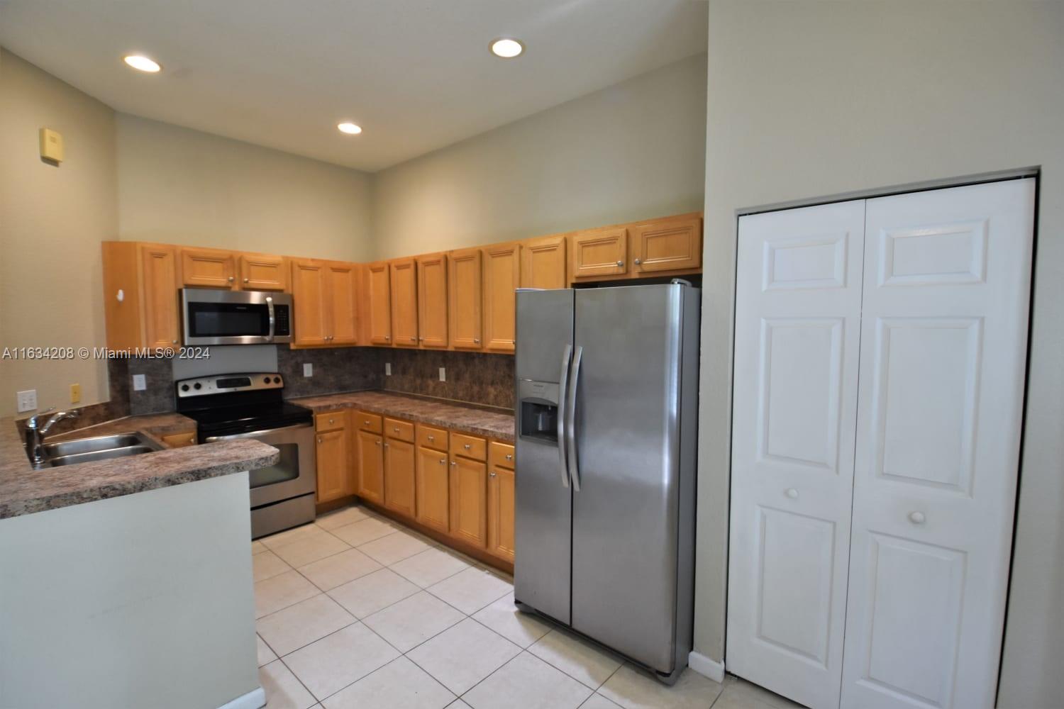 IVES DAIRY TOWNHOMES - Residential Lease