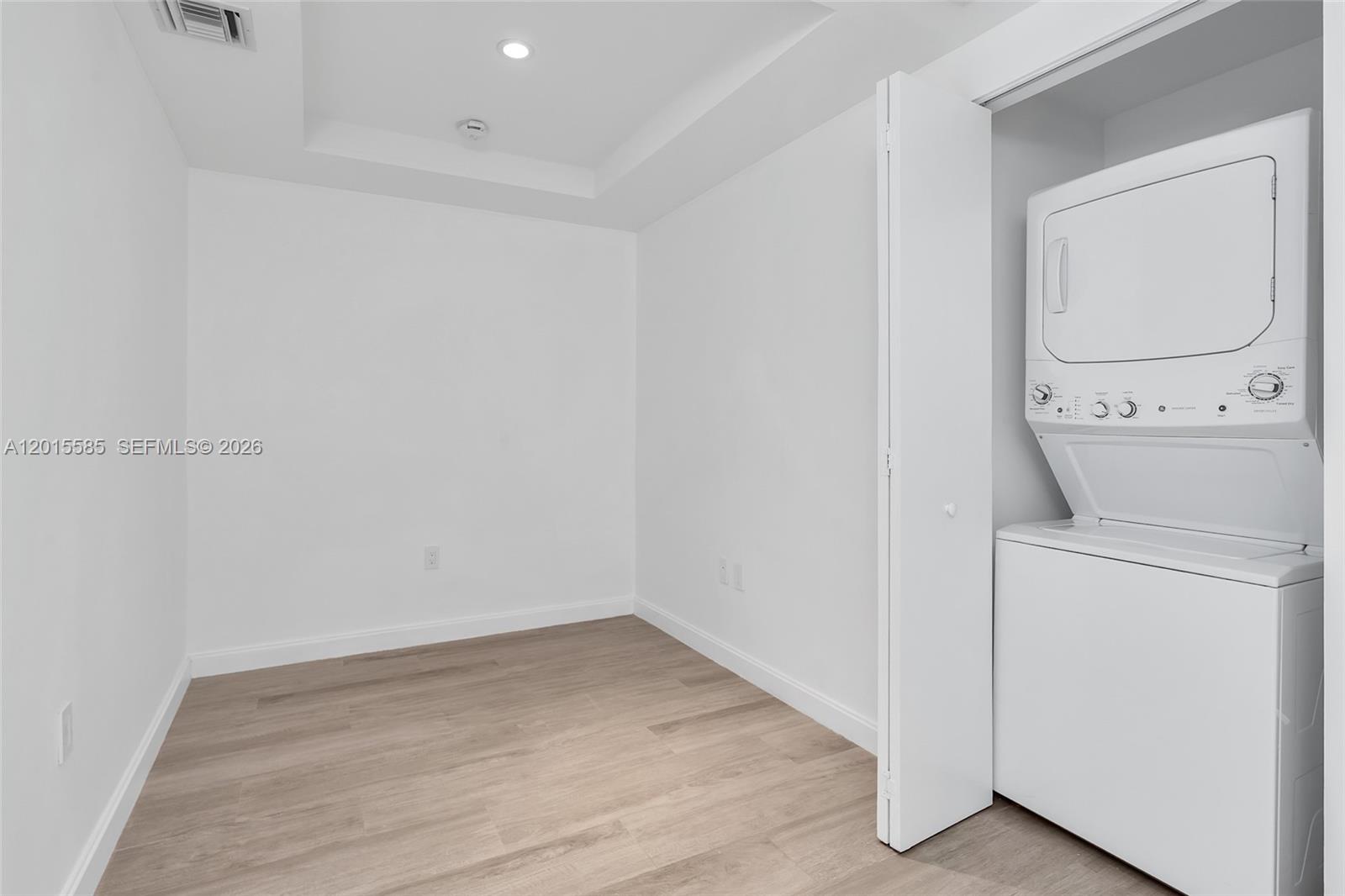 BRICKELL HEIGHTS EAST CON - Residential Lease