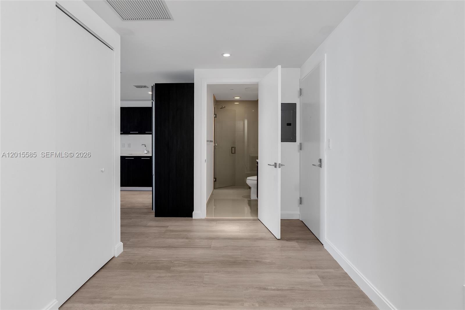 BRICKELL HEIGHTS EAST CON - Residential Lease
