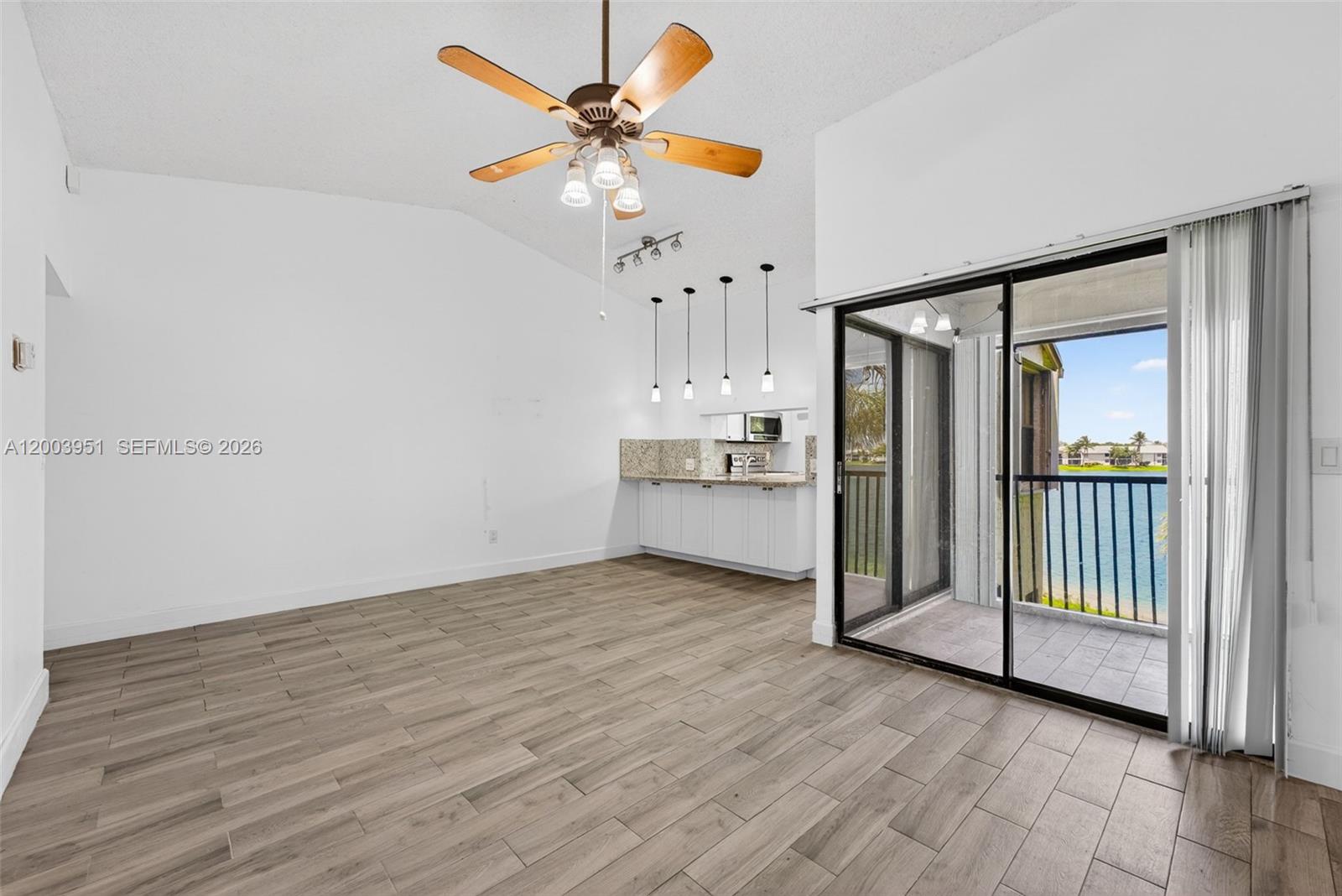 LAKESHORE CONDO 6 - Residential