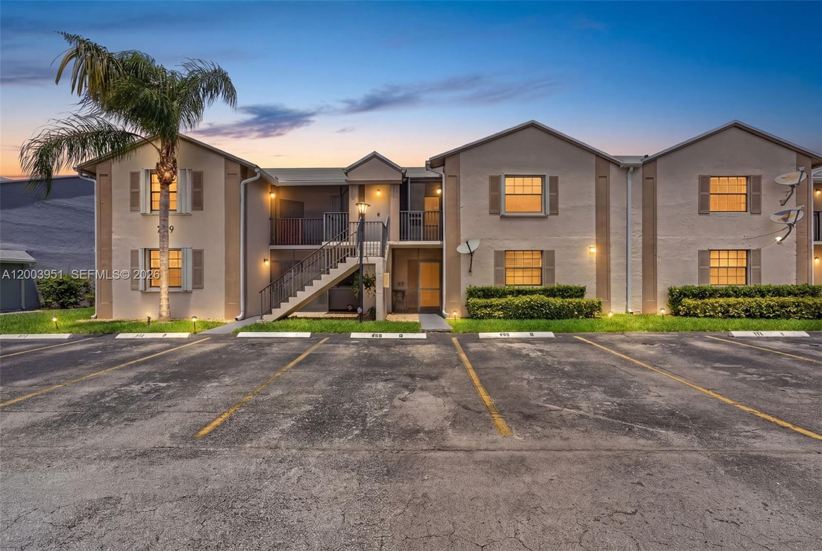 LAKESHORE CONDO 6 - Residential