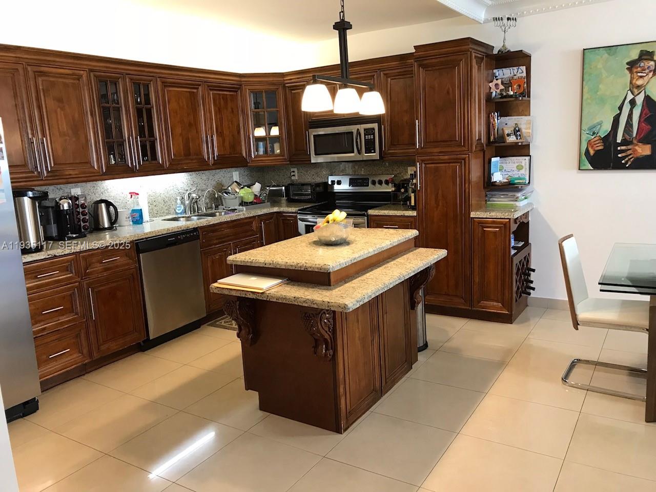 19390 Collins Ave 502