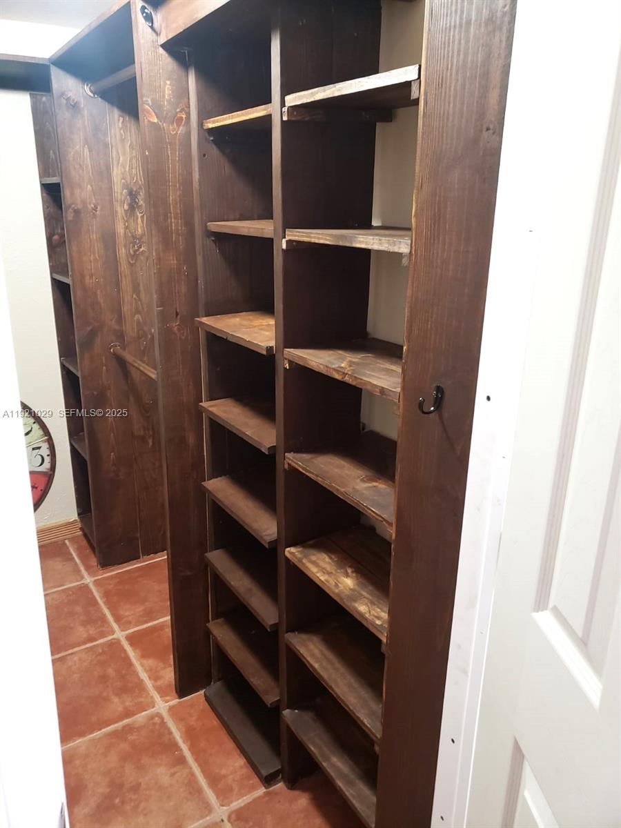 FAIRLAWN - Residential