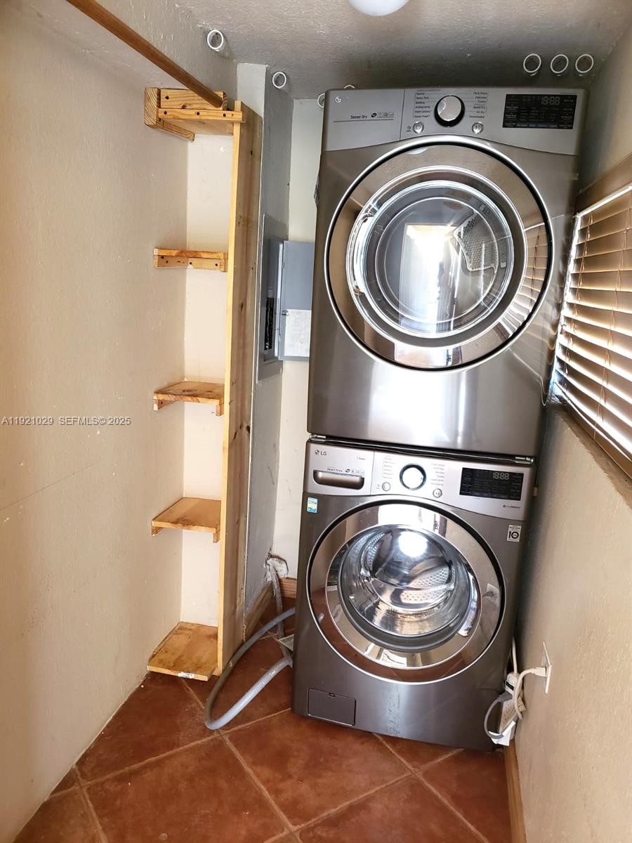 FAIRLAWN - Residential