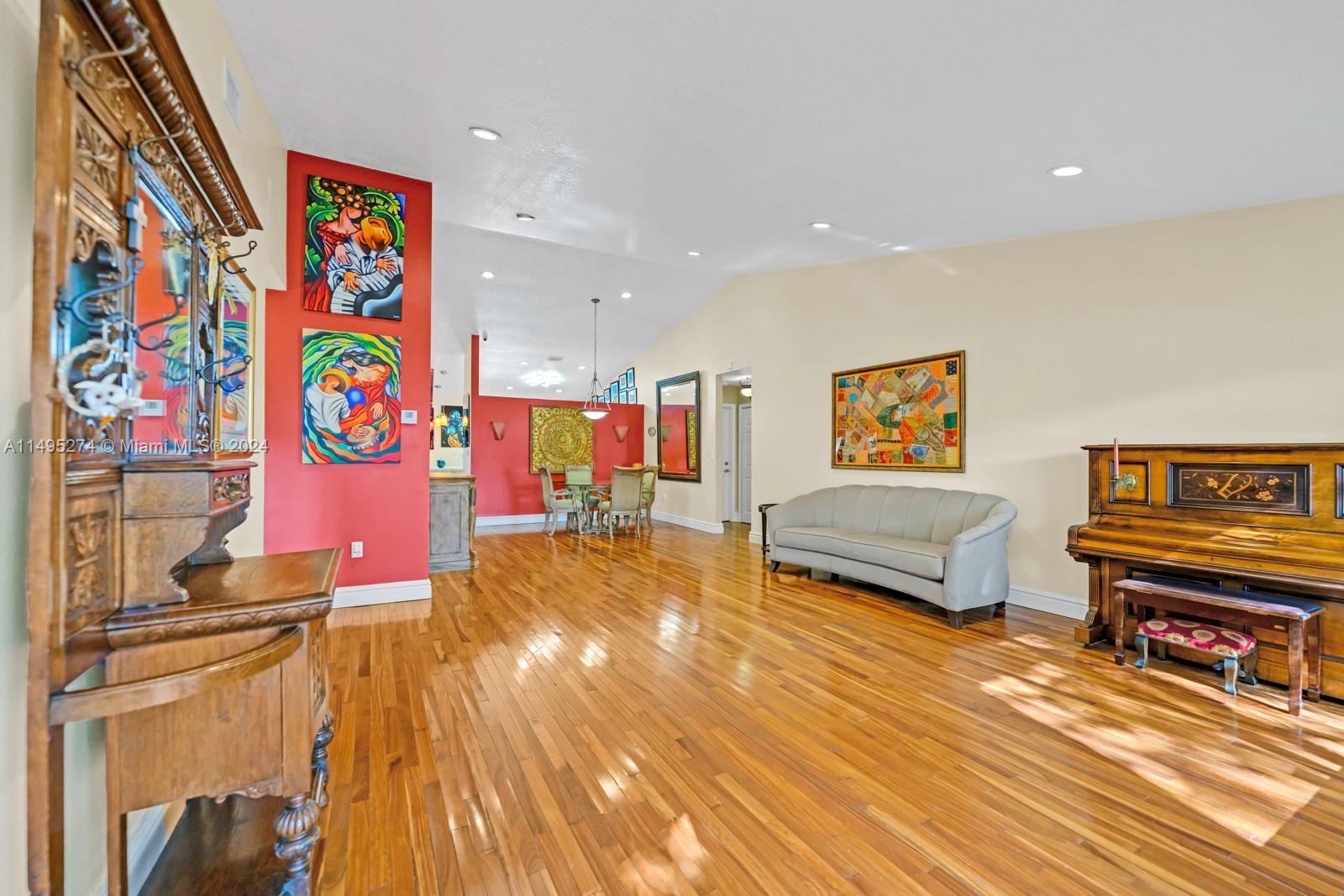 LAKES ON THE GREEN GLYNN - Residential