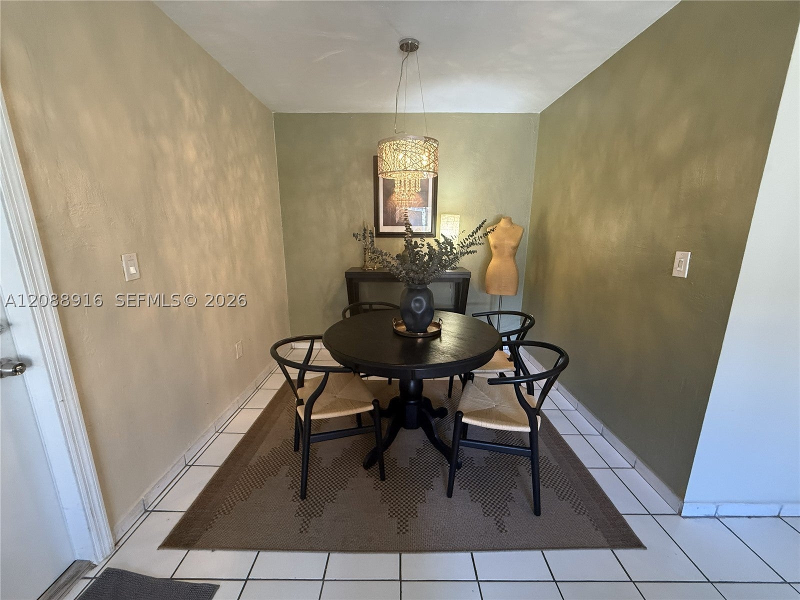 7823 Miller Dr C207