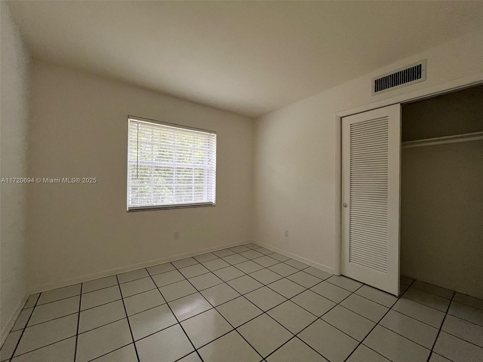 SQUARE LAKE - Residential Lease