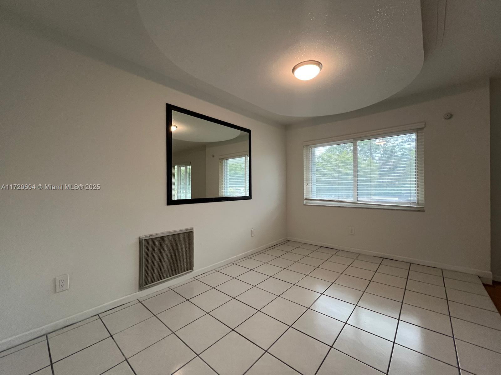 SQUARE LAKE - Residential Lease
