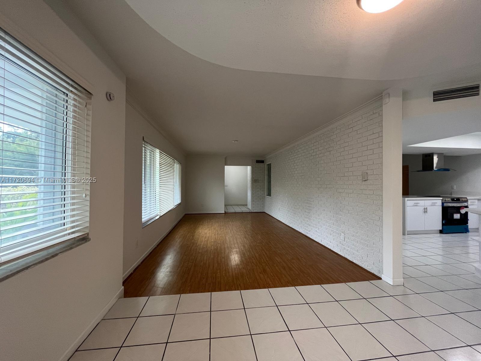 SQUARE LAKE - Residential Lease