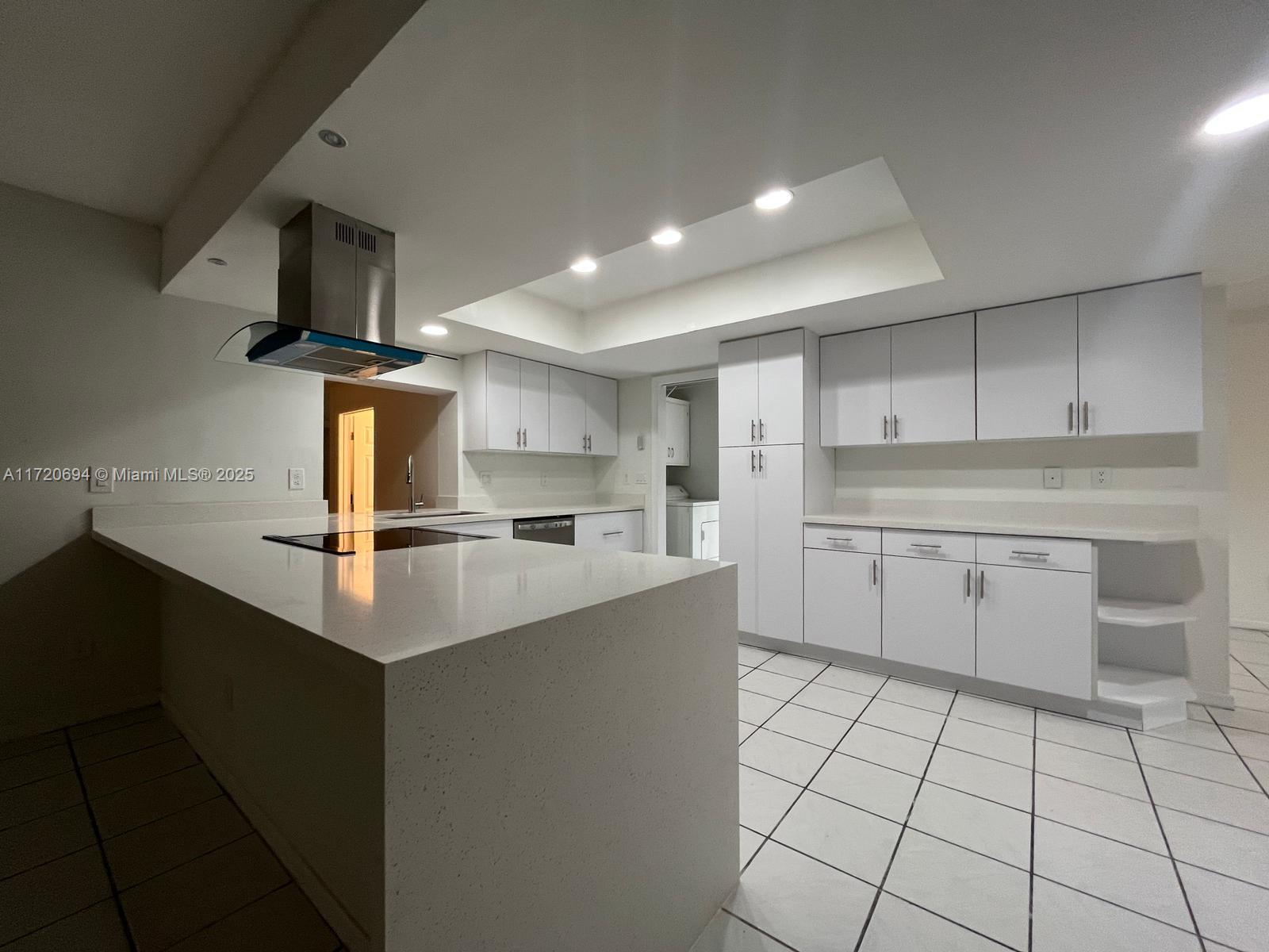 SQUARE LAKE - Residential Lease