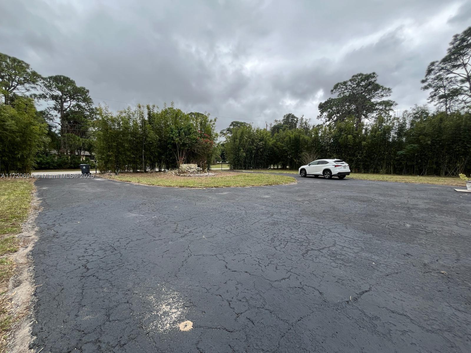 SQUARE LAKE - Residential Lease