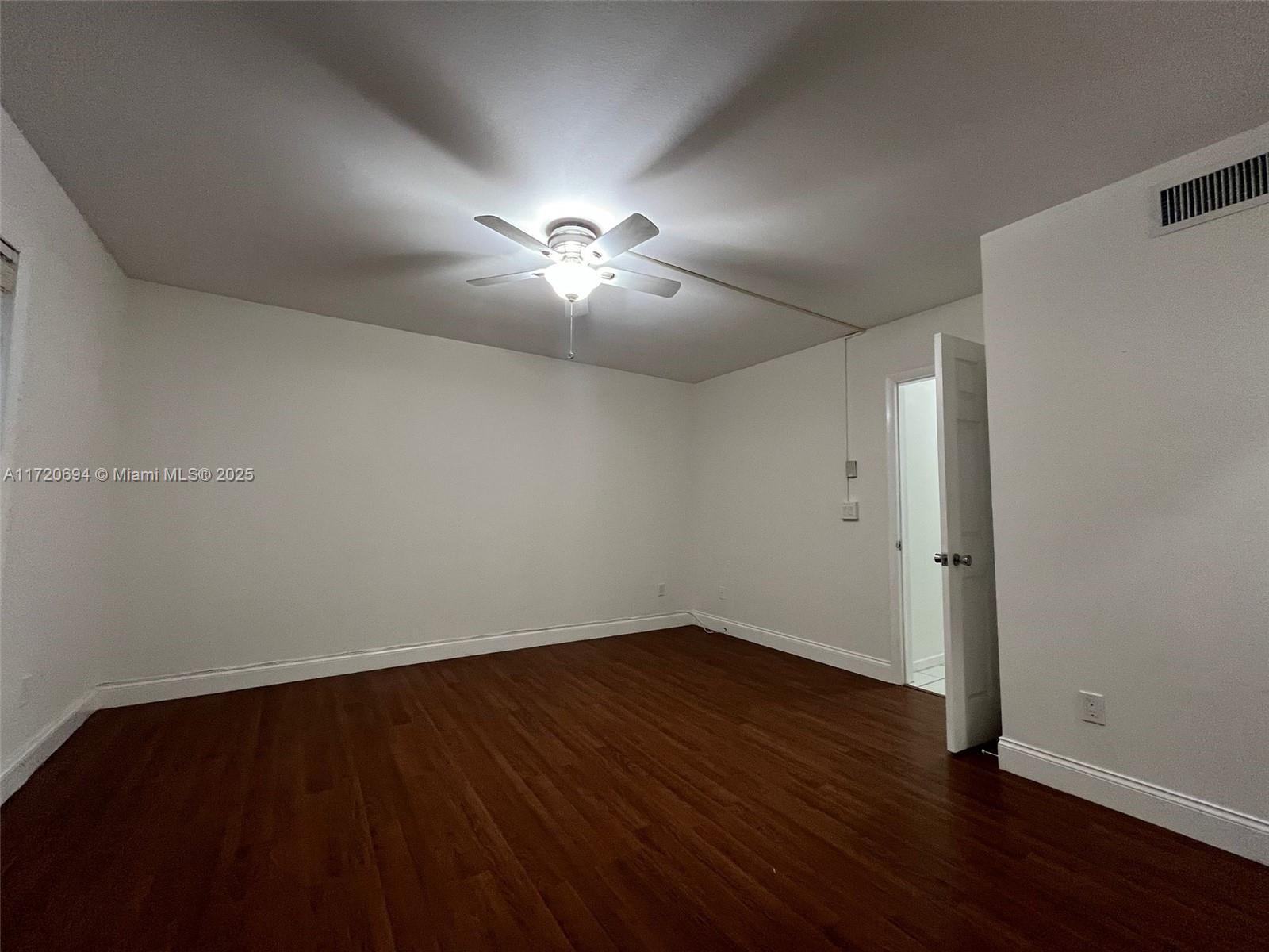 SQUARE LAKE - Residential Lease
