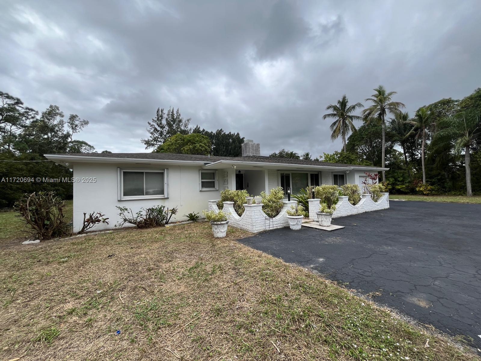SQUARE LAKE - Residential Lease